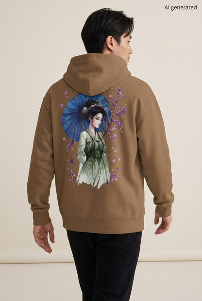 Mann mit braunem Oversized-Hoodie, Rückenmotiv einer Maiko im grünen Kimono mit blauem Schirm und violetten Blüten. KI-generiertes Mockup.